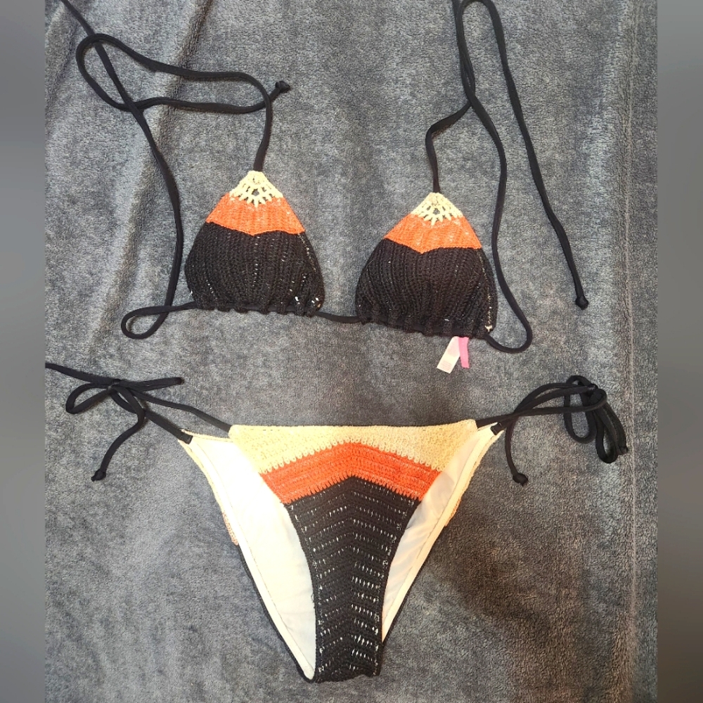 VS bikini